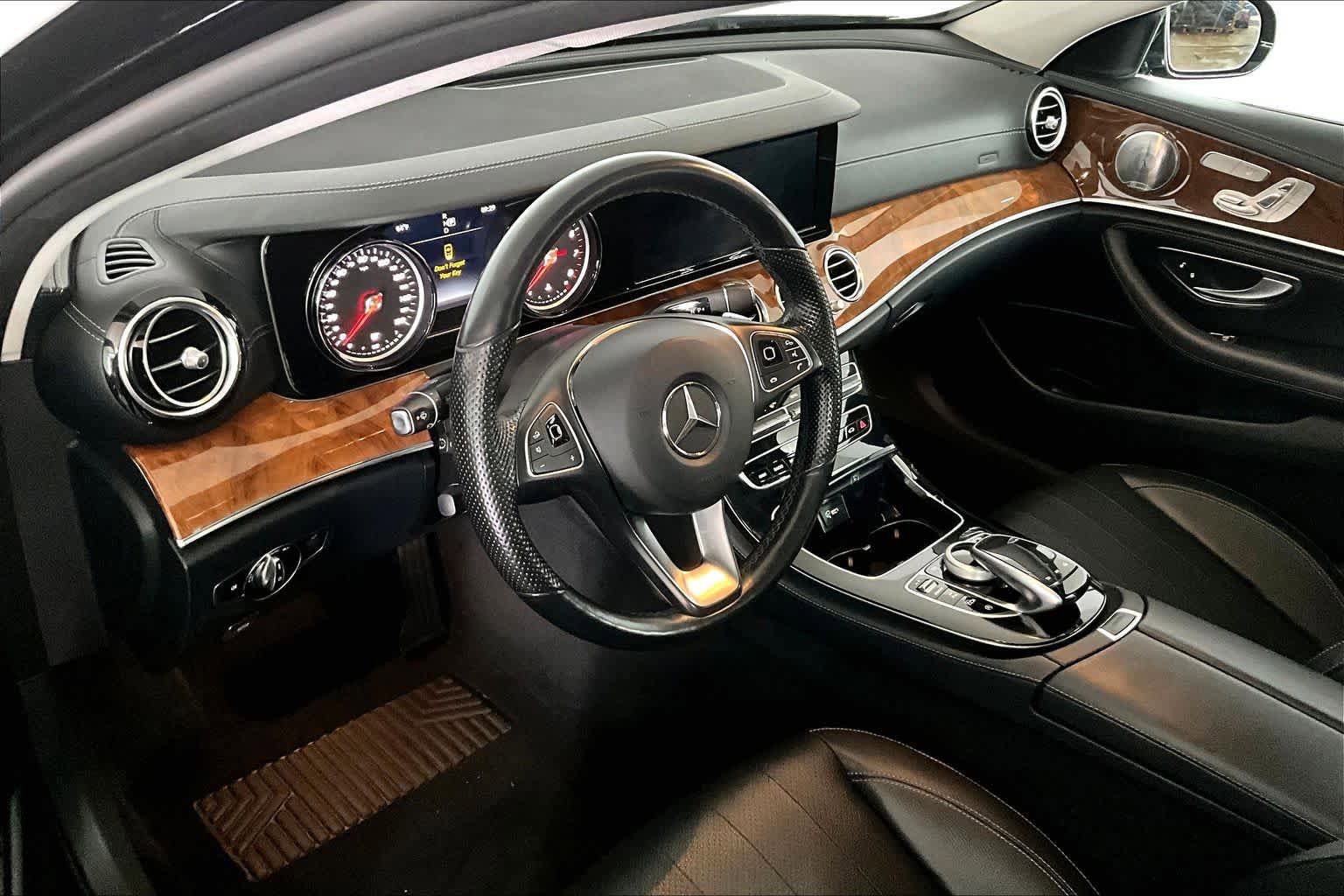 Used 2018 Mercedes-Benz E 300 4MATIC image 18