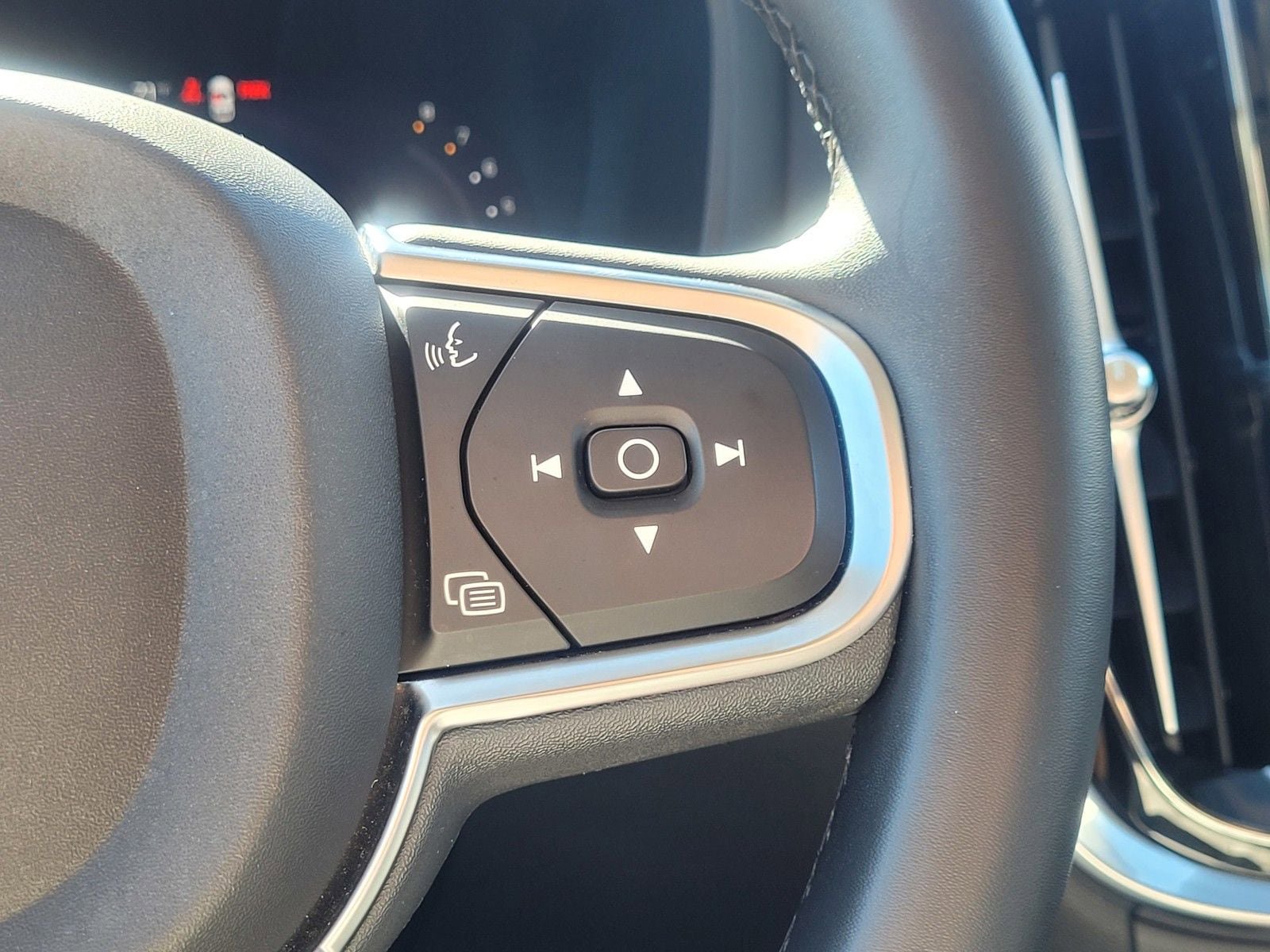 Certified 2023 Volvo S60 B5 Core w/ Climate Package image 19