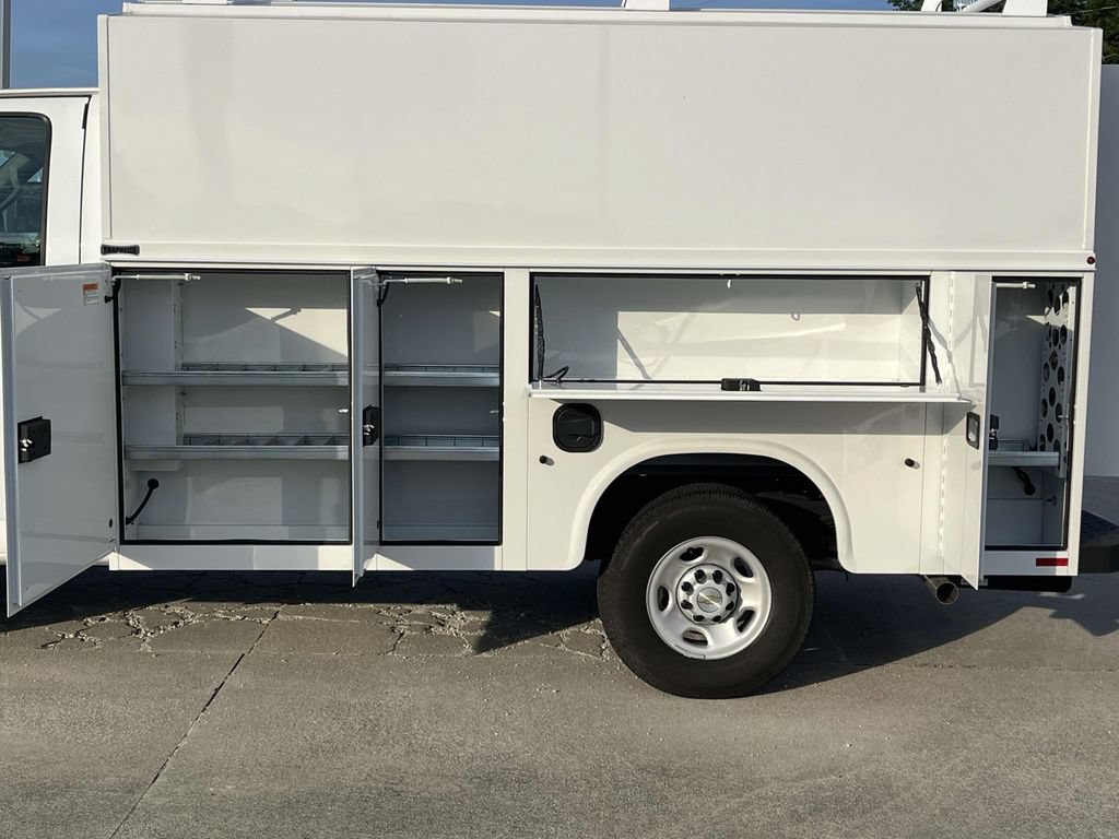 New 2026 Chevrolet Express 3500 w/ Power Convenience Package RWD image 7