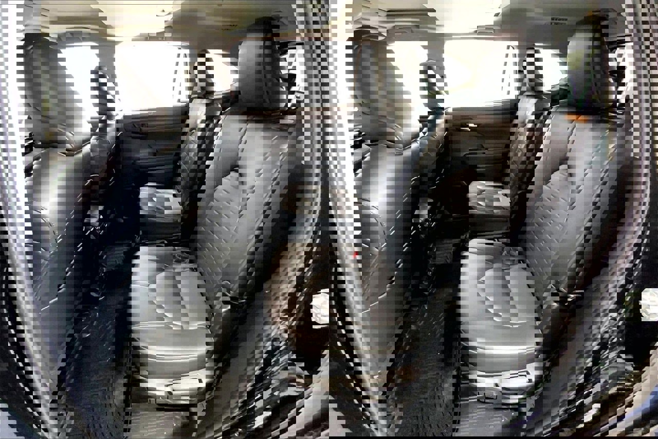 Used 2022 Toyota Highlander XLE image 19