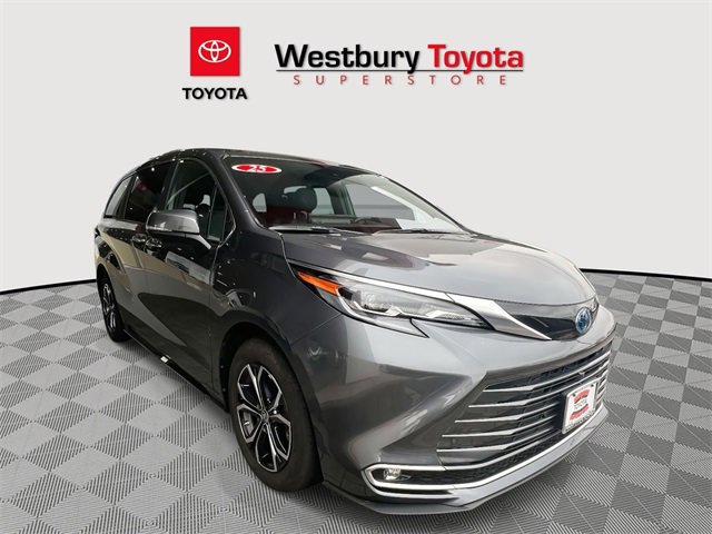 Used 2025 Toyota Sienna Platinum