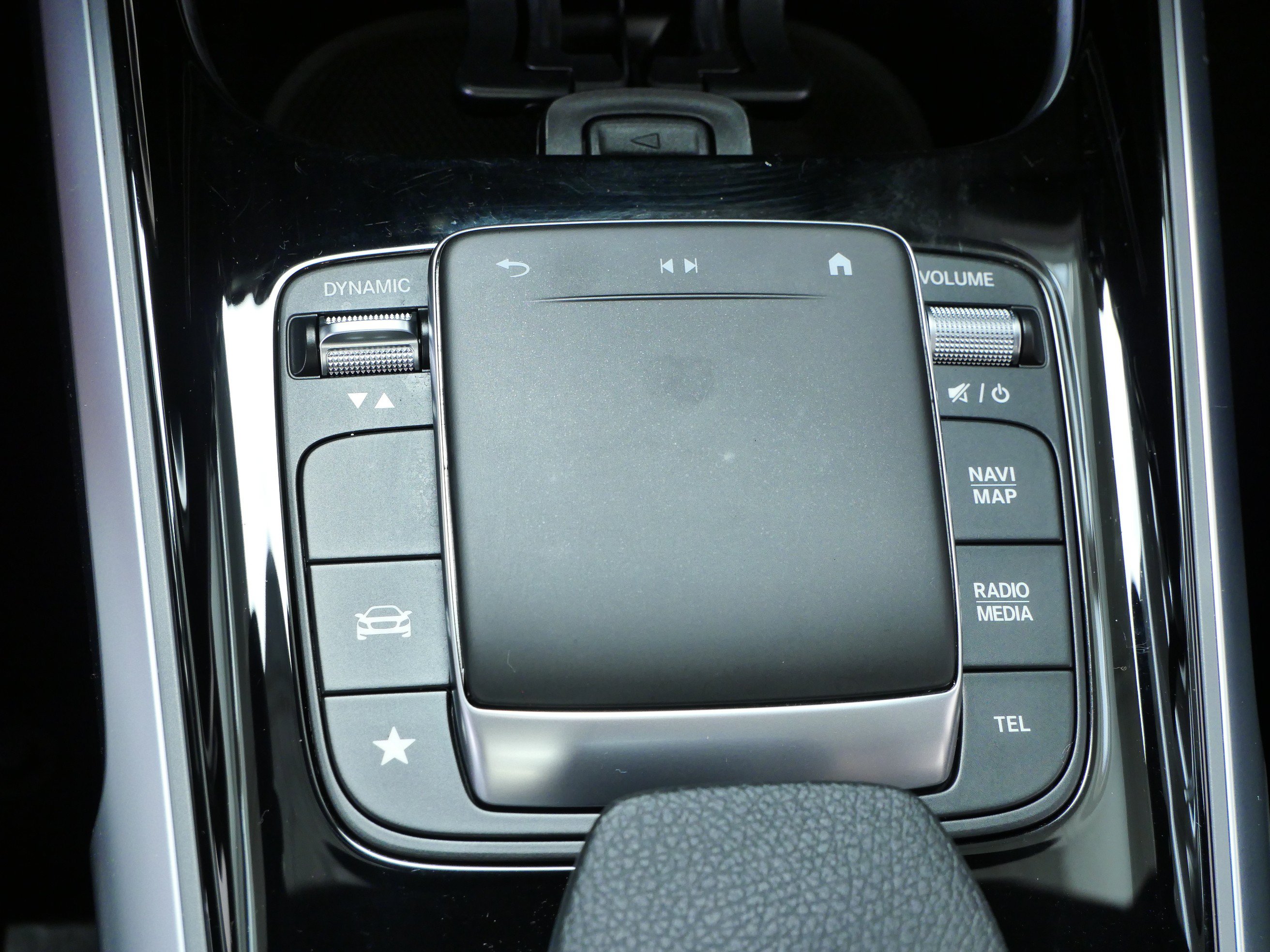 Certified 2023 Mercedes-Benz GLB 35 AMG 4MATIC image 27