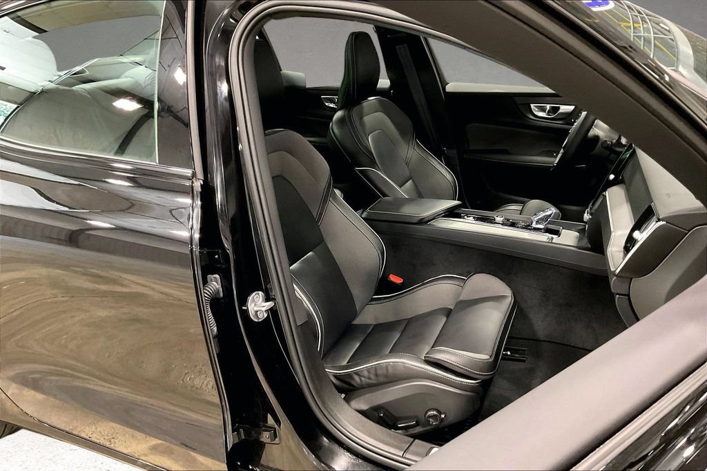 Certified 2024 Volvo S60 B5 Plus w/ Climate Package AWD/4WD image 29