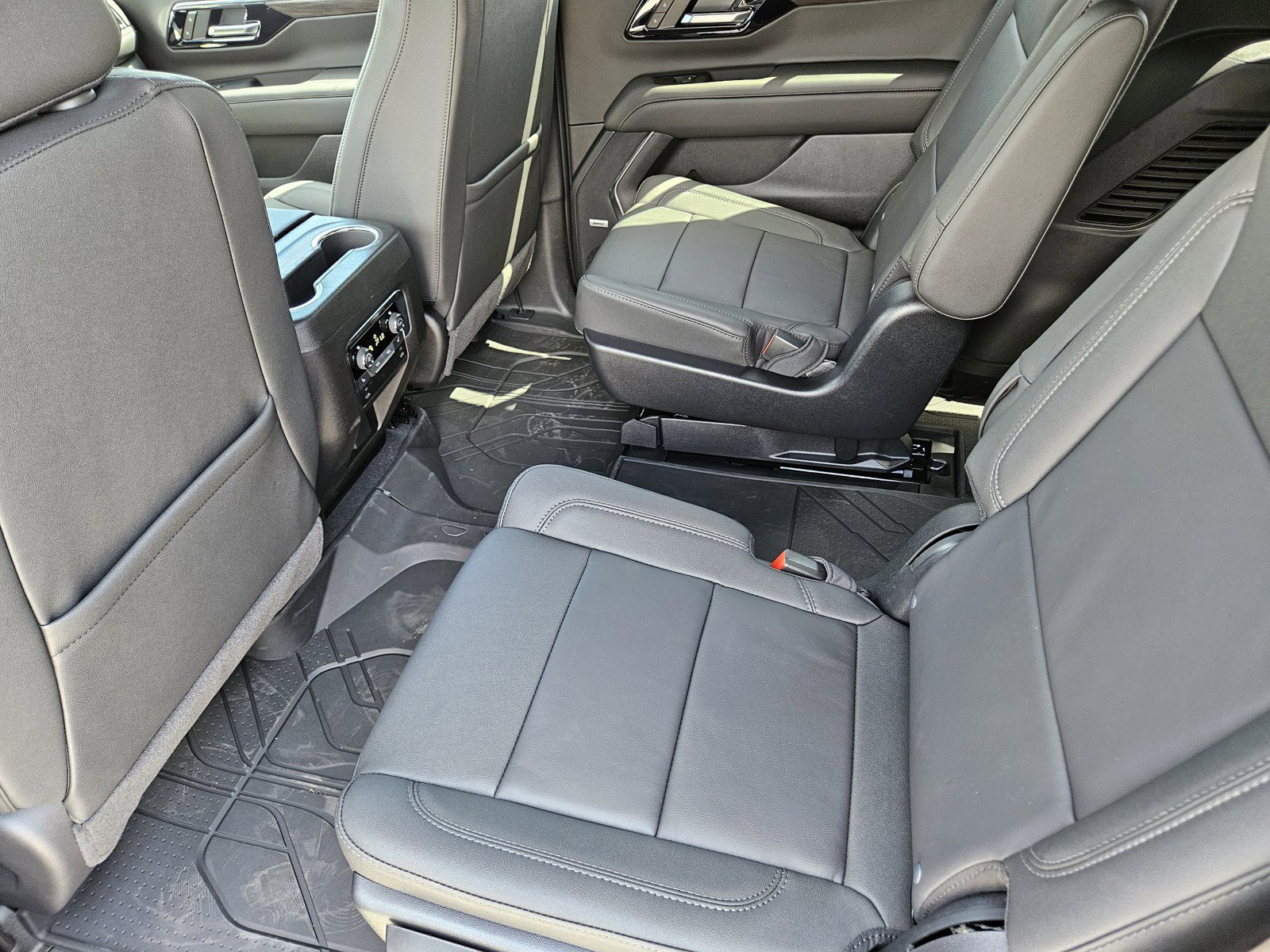 New 2026 Chevrolet Tahoe Z71 w/ Comfort Package AWD/4WD image 20