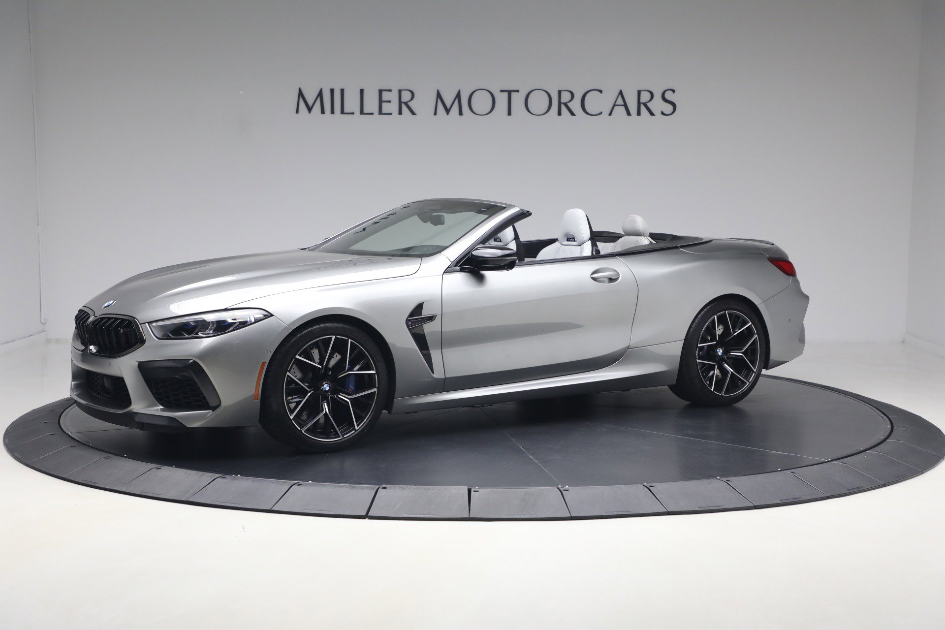 Used 2022 BMW M8 Competition AWD/4WD image 2