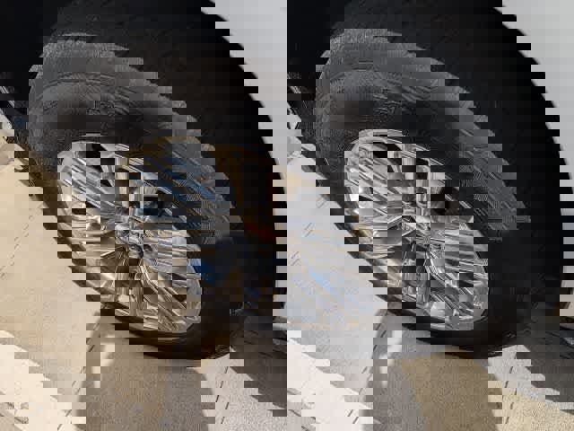 Used 2024 GMC Yukon SLE image 11