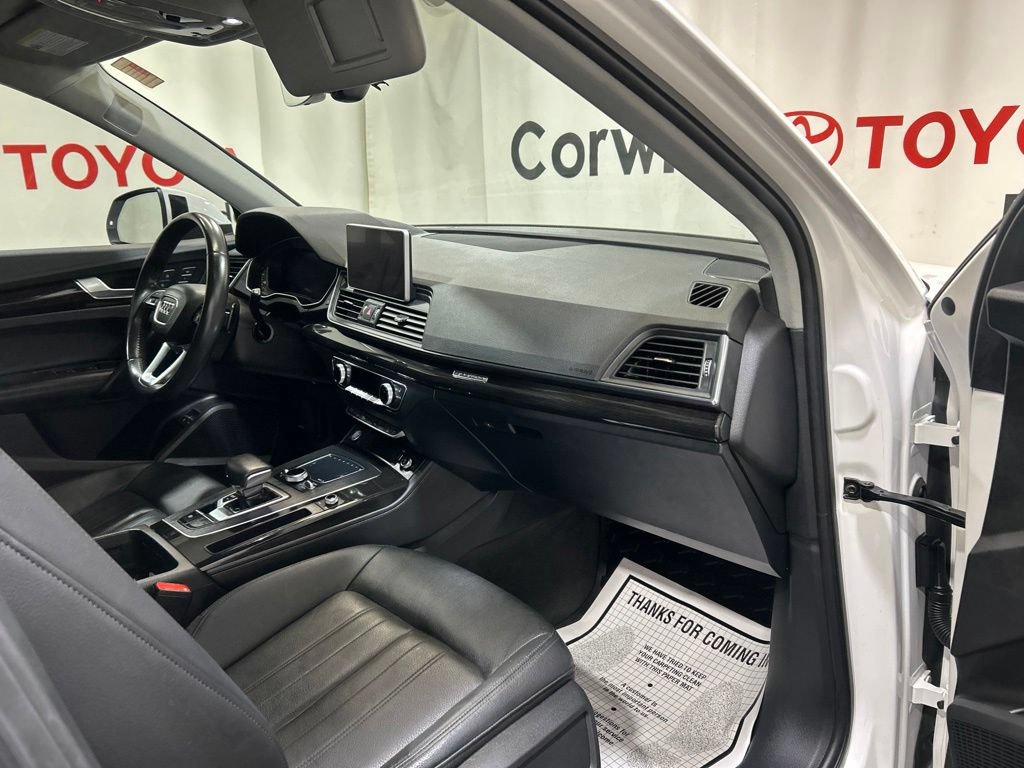 Used 2020 Audi Q5 e Premium Plus w/ Premium Plus Package AWD/4WD image 12