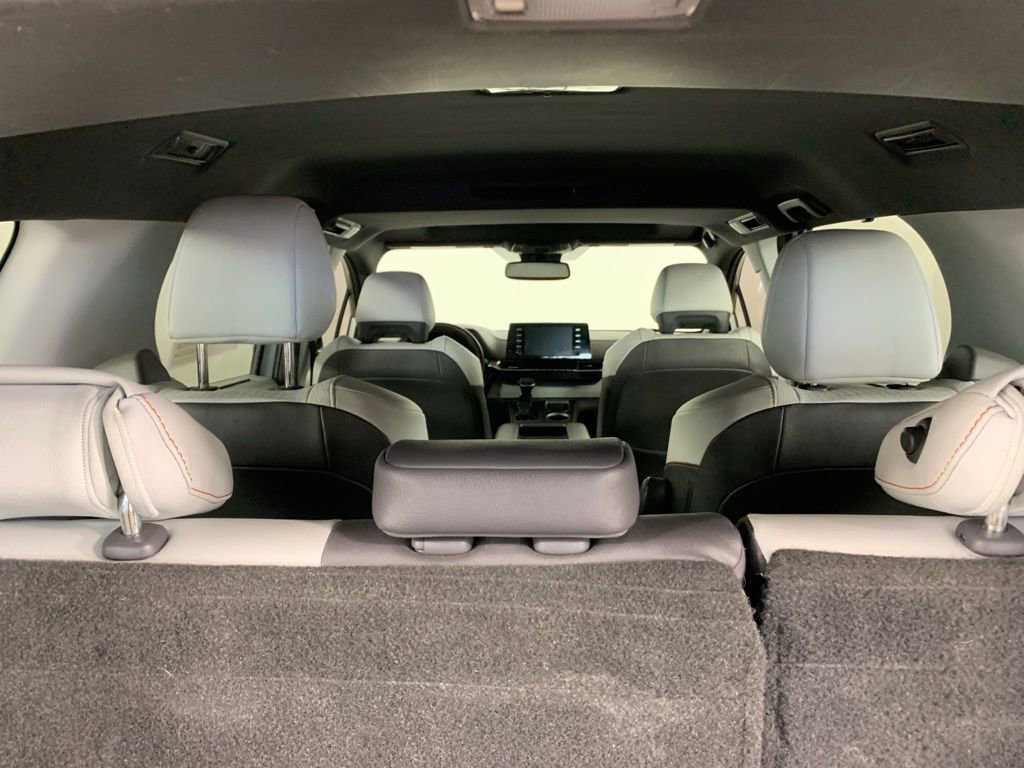 Used 2021 Toyota Sienna XSE w/ XSE Plus Package image 14