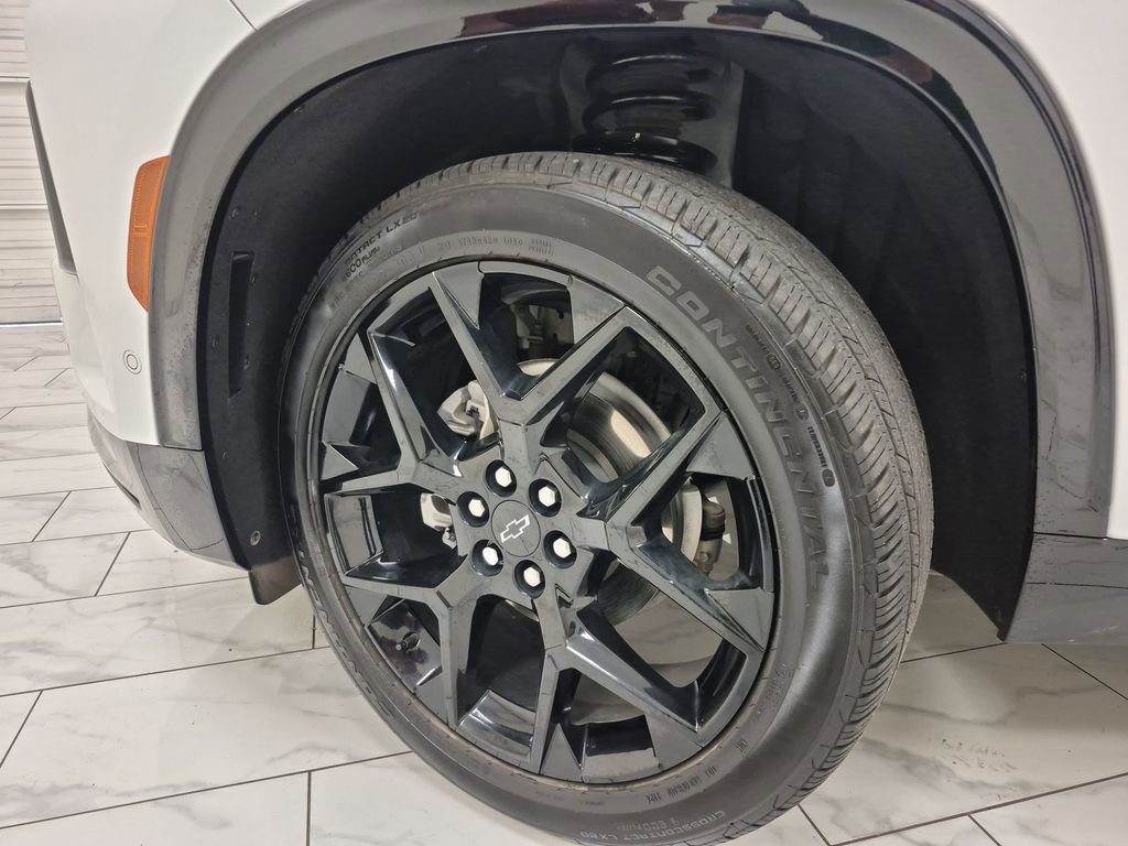 Used 2024 Chevrolet Traverse RS image 34