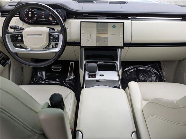Certified 2024 Land Rover Range Rover SE image 19