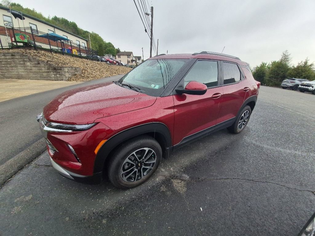 Used 2024 Chevrolet TrailBlazer LT w/ LT Cold Weather Package AWD/4WD image 4
