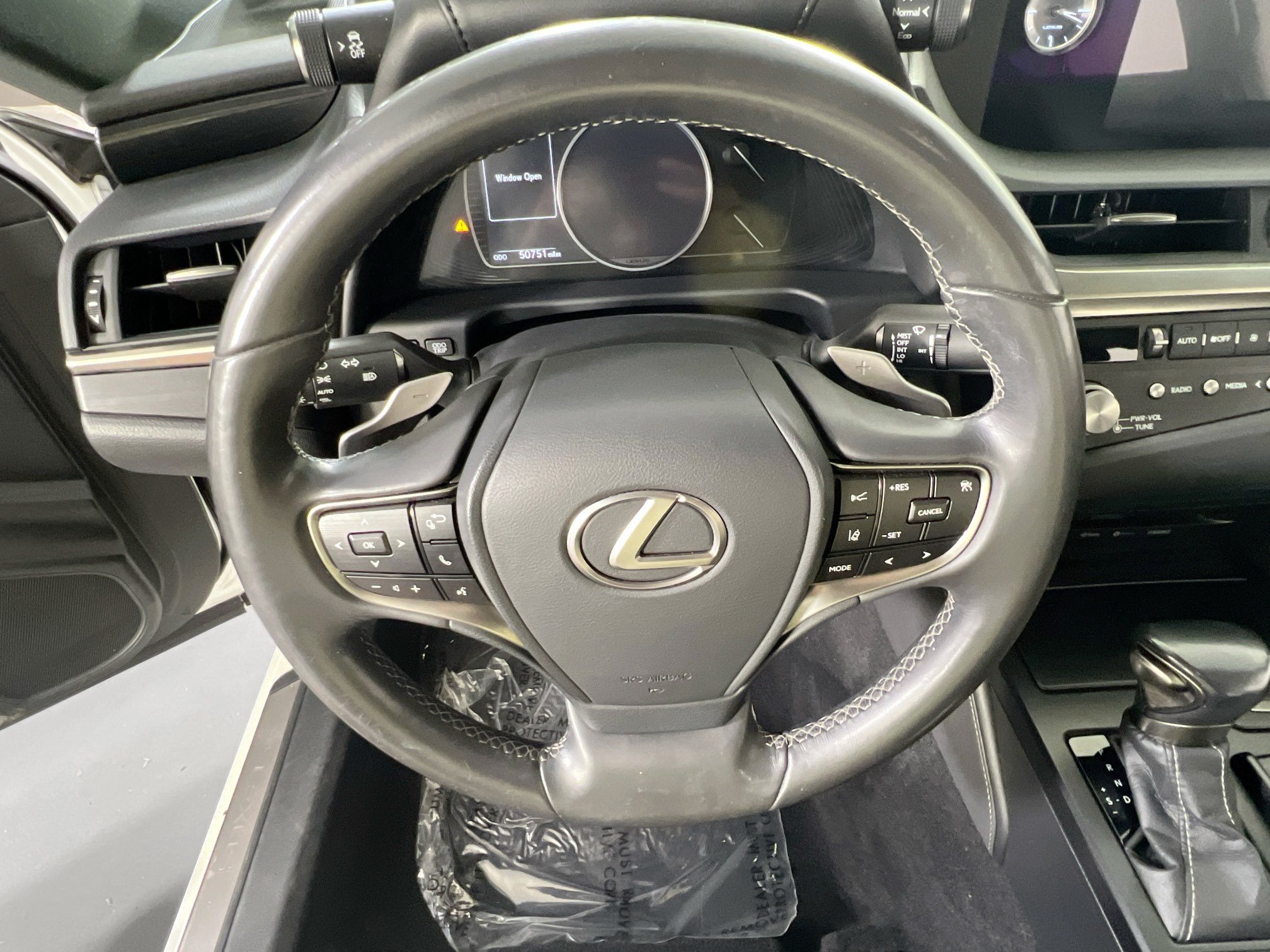 Used 2021 Lexus ES 250 w/ Accessory Package 2 AWD/4WD image 11