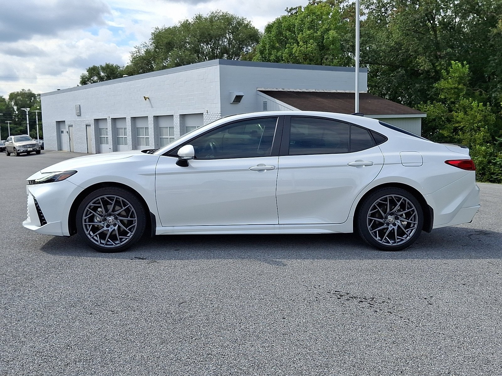 Certified 2025 Toyota Camry XSE AWD/4WD image 4