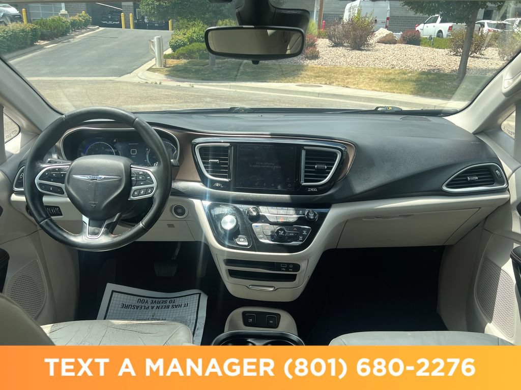 Used 2018 Chrysler Pacifica Touring-L w/ Advanced Safetytec Group FWD image 12