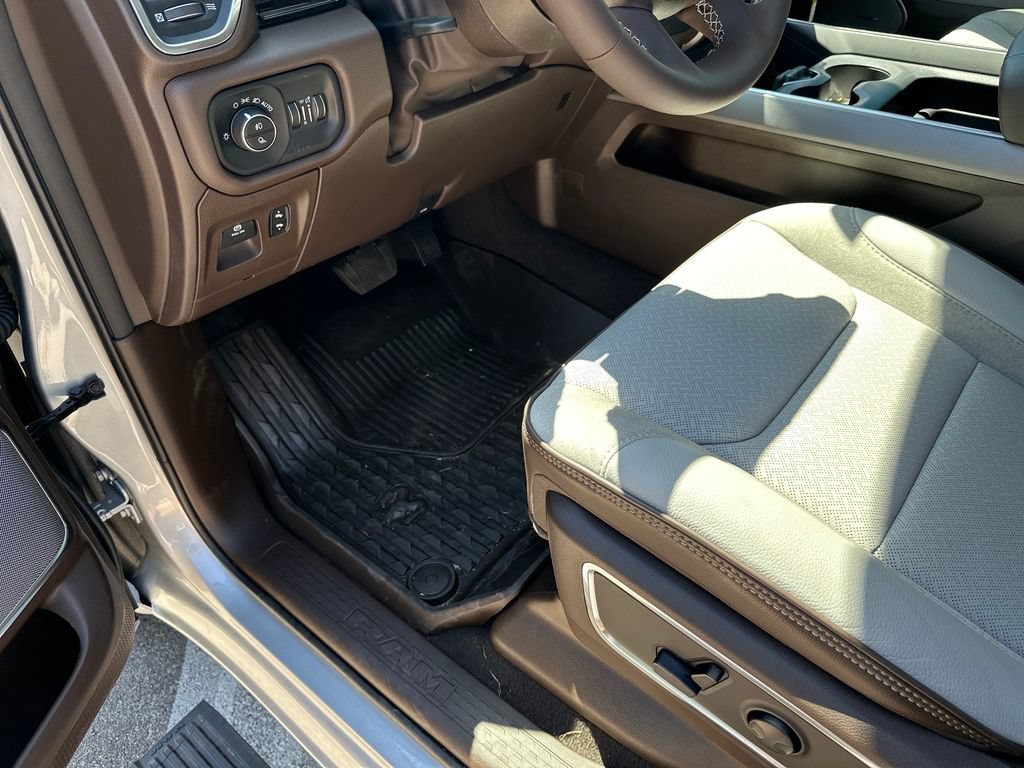 New 2026 RAM 1500 Laramie AWD/4WD image 20