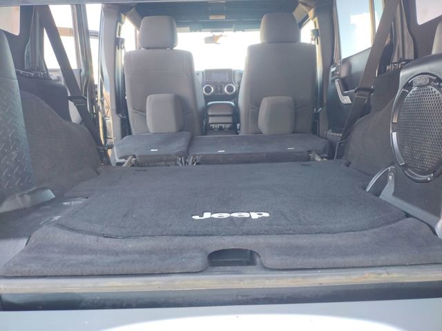 Used 2012 Jeep Wrangler Unlimited Sahara w/ Dual Top Group image 40