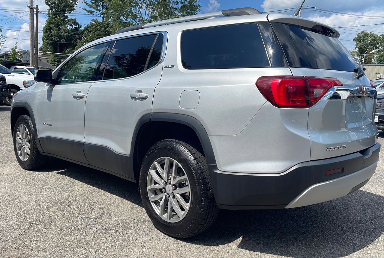 Used 2018 GMC Acadia SLE image 2