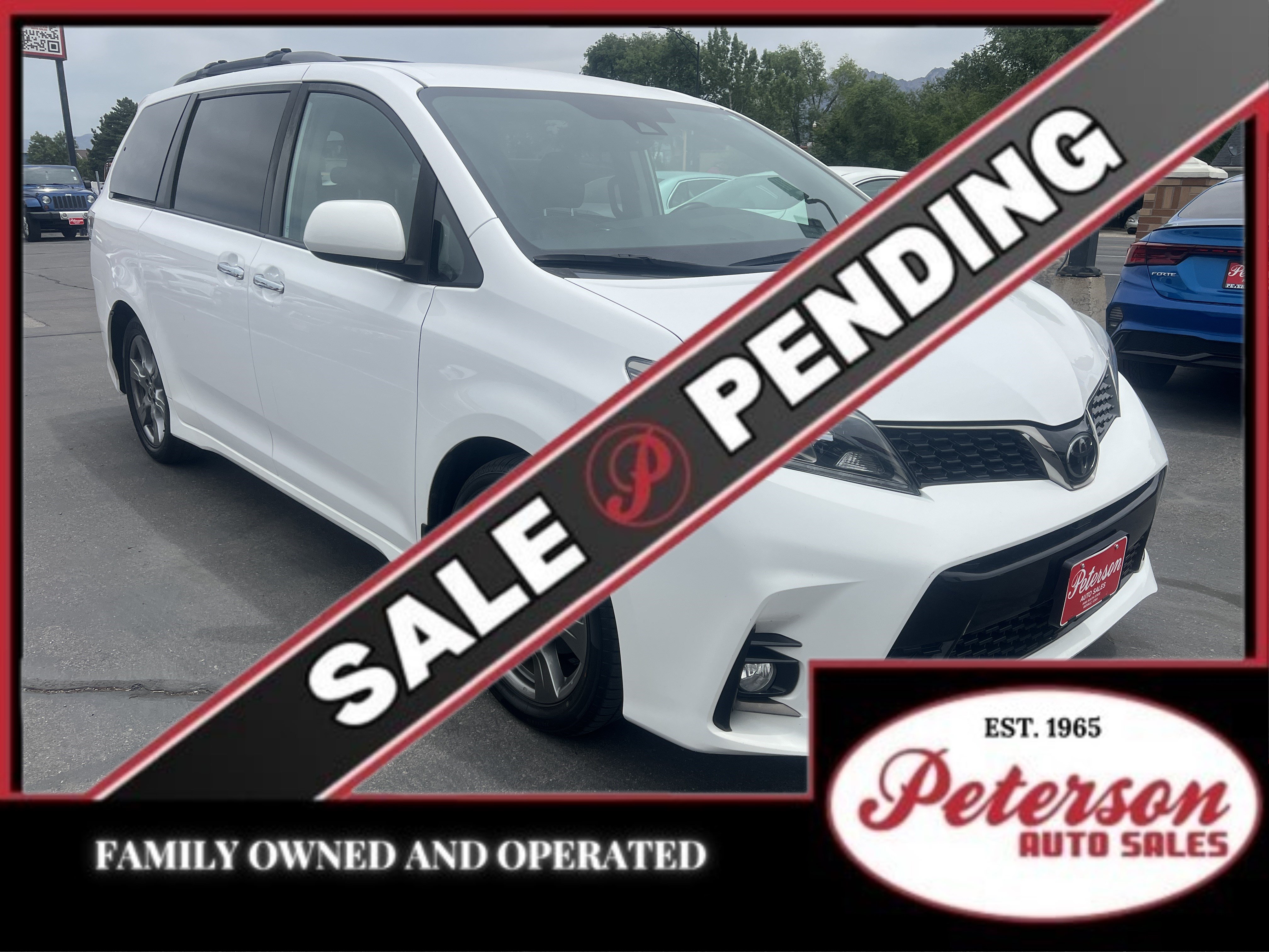 Used 2019 Toyota Sienna SE w/ Carpet Mat Package