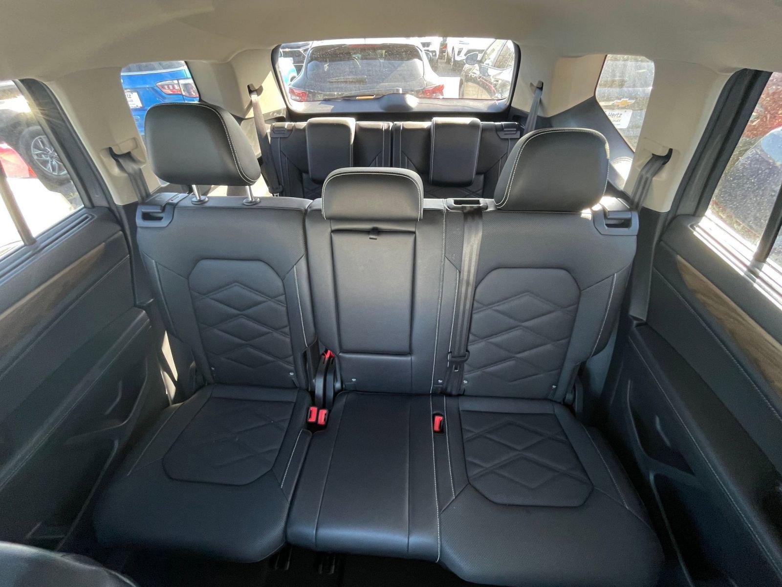 Used 2025 Volkswagen Atlas SE image 41