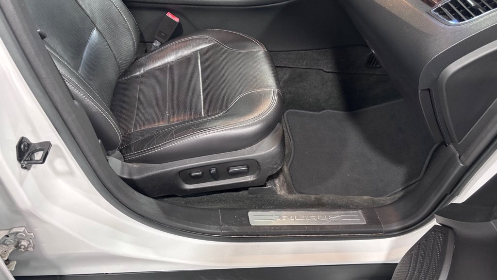 Used 2016 Ford Taurus Limited FWD image 19