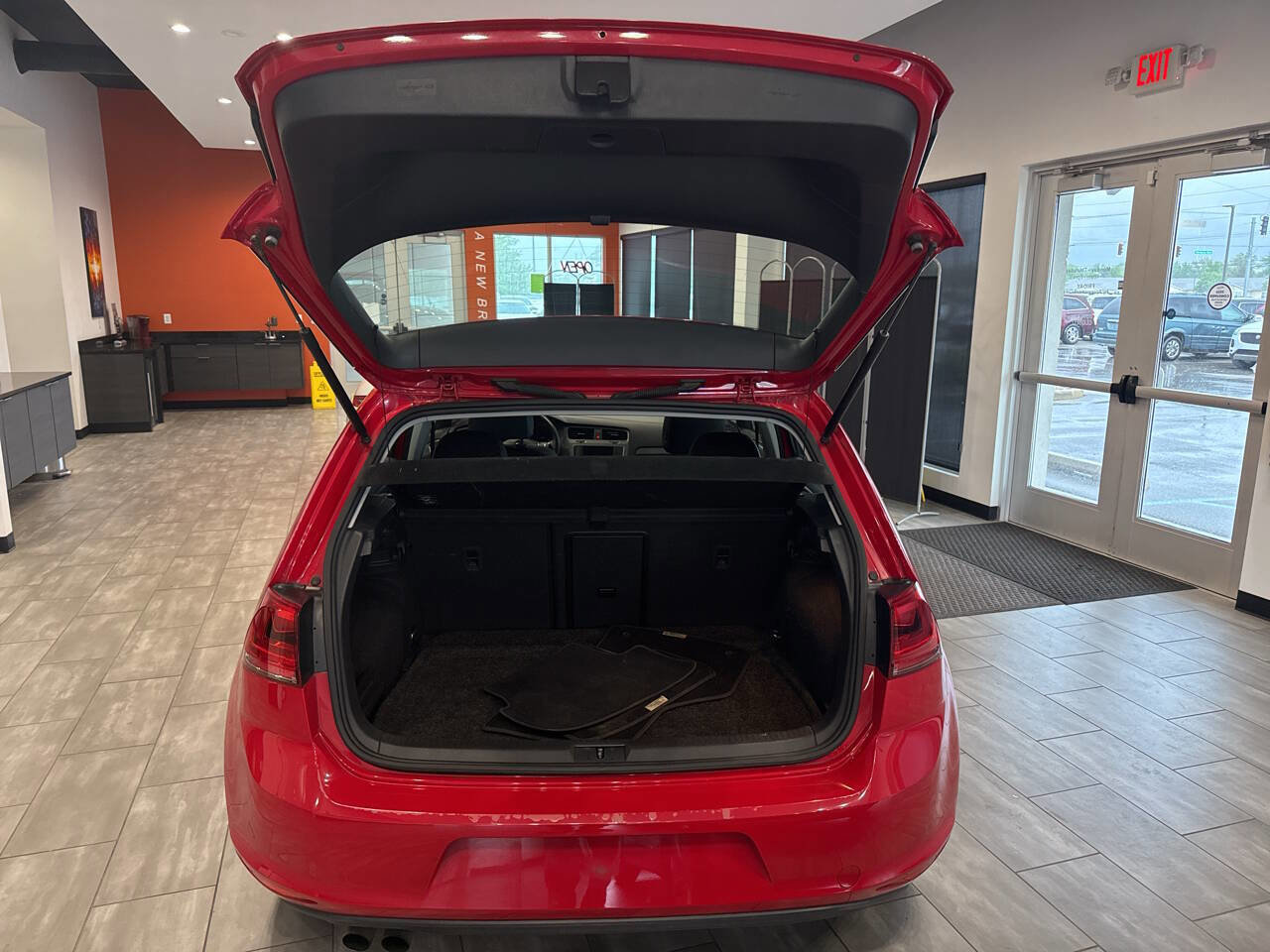 Used 2017 Volkswagen Golf Wolfsburg Edition FWD image 31