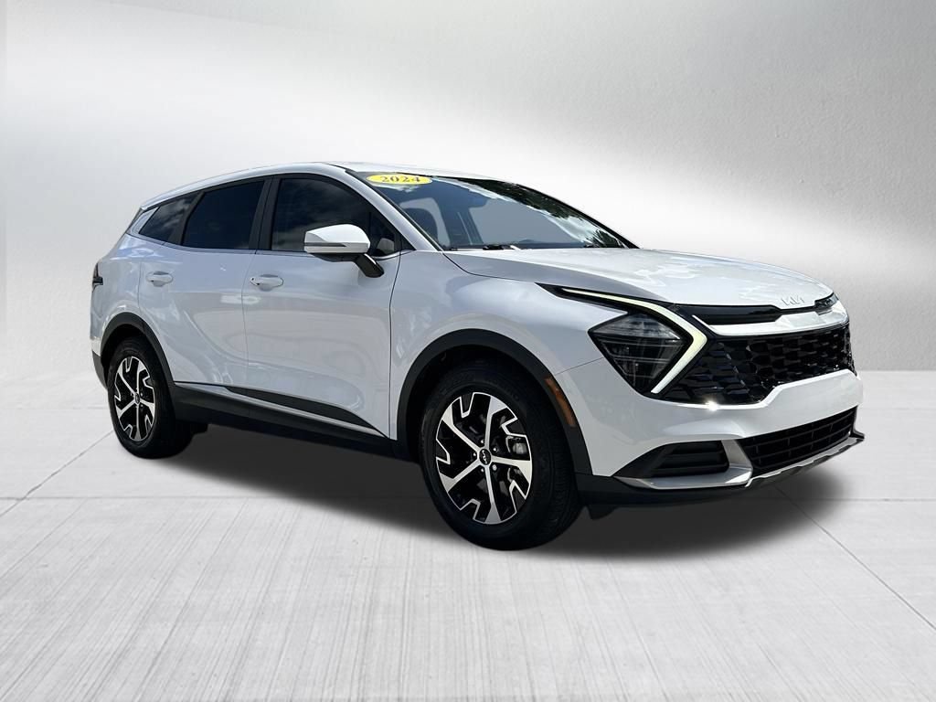 Used 2024 Kia Sportage EX FWD image 3