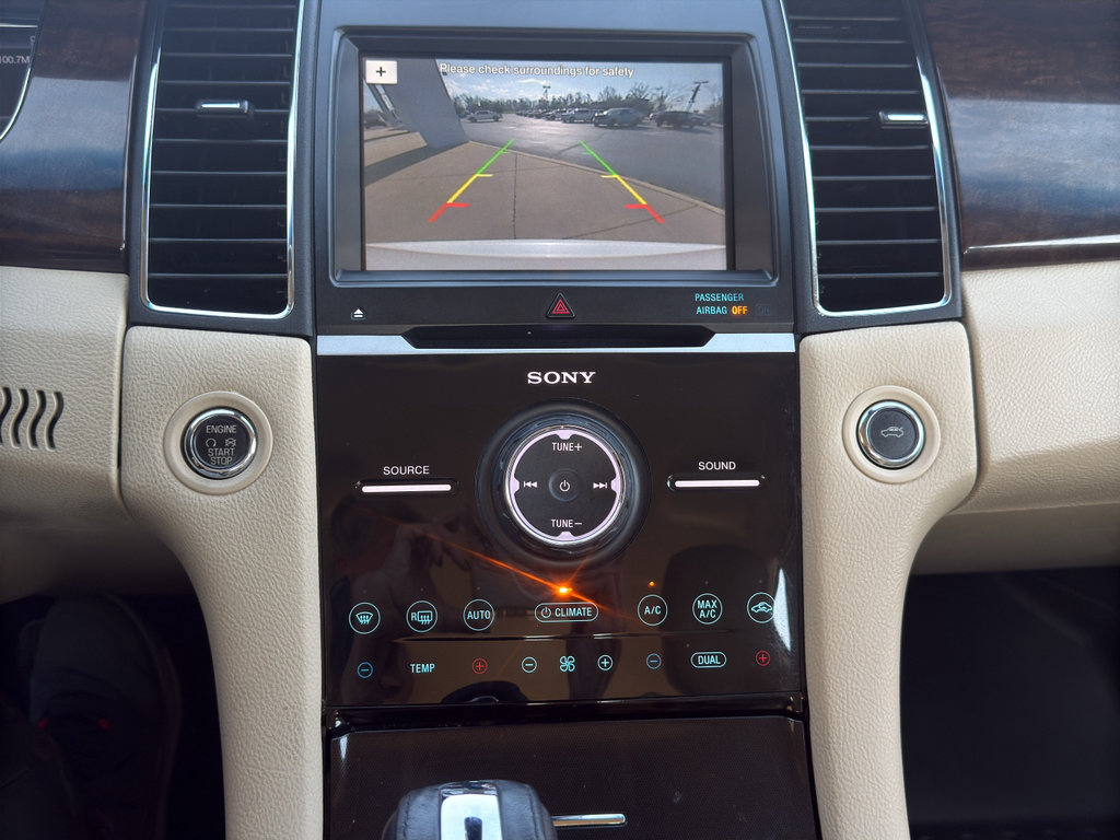 Used 2018 Ford Taurus Limited image 17