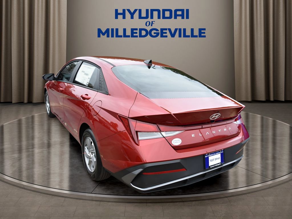 New 2026 Hyundai Elantra SE image 3