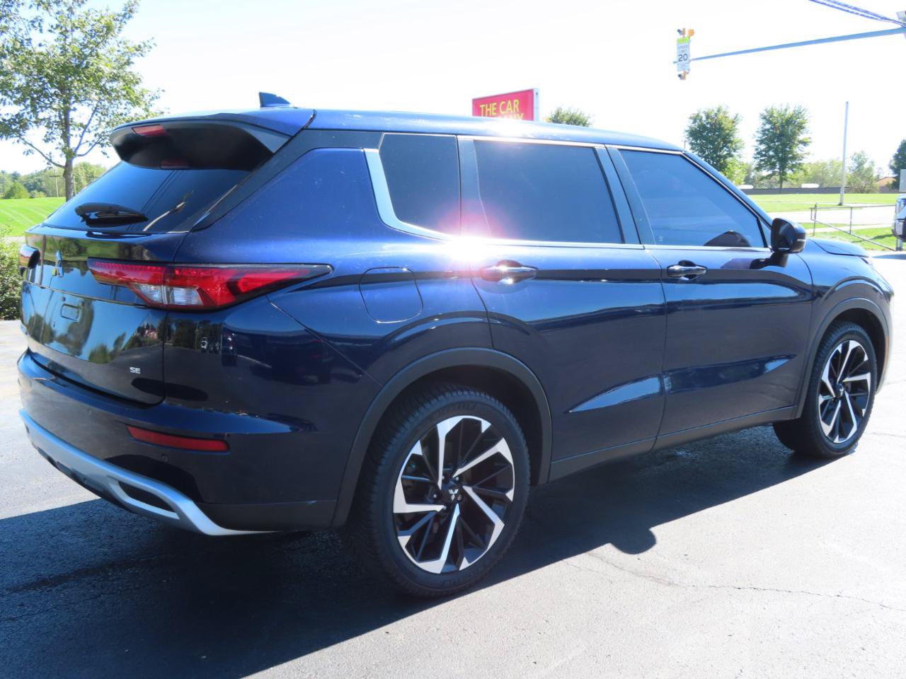 Used 2022 Mitsubishi Outlander SE AWD/4WD image 5