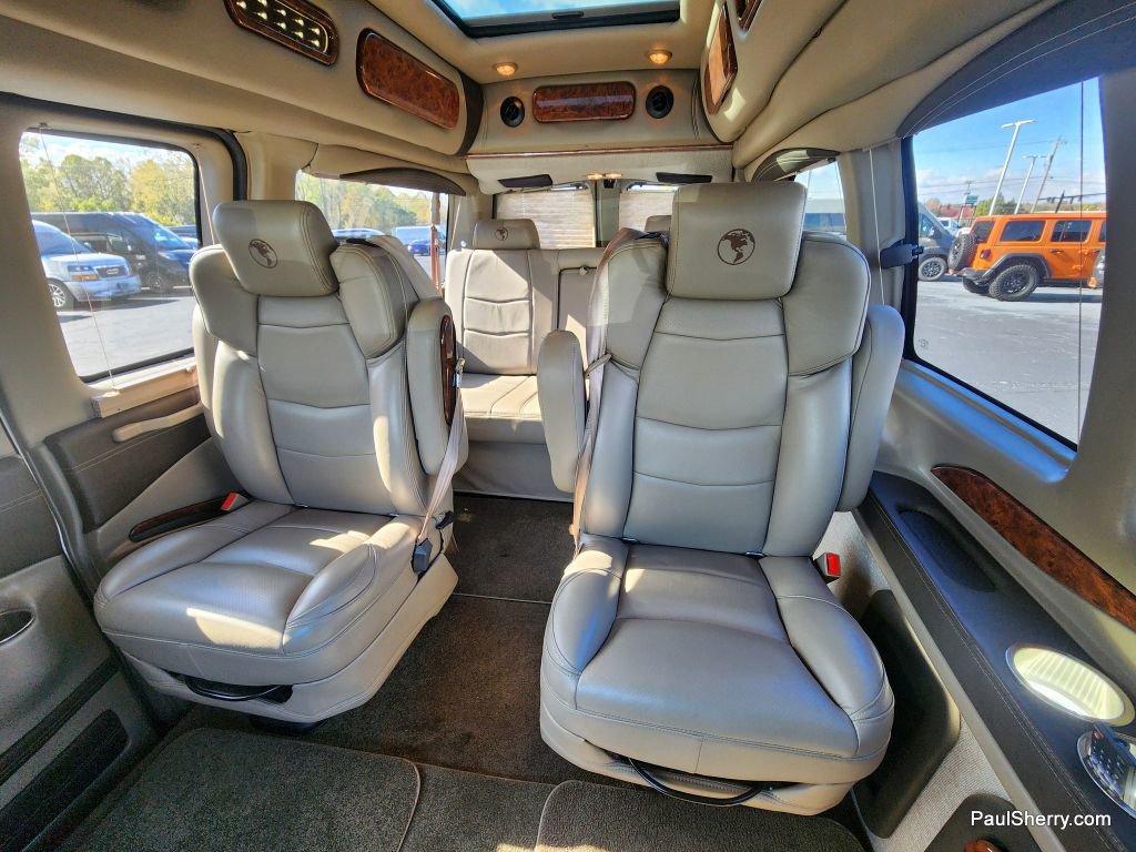 Used 2021 Chevrolet Express 2500 LS w/ Enhanced Convenience Package image 5
