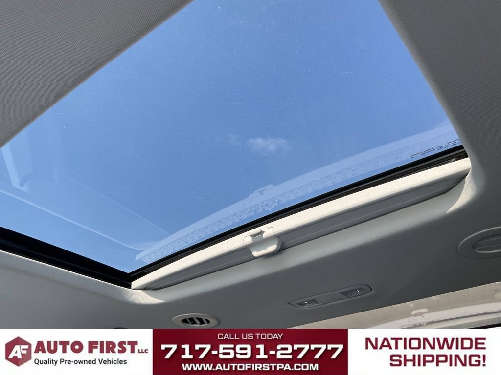 Used 2019 Chevrolet Traverse LT w/ LT Premium Package AWD/4WD image 33