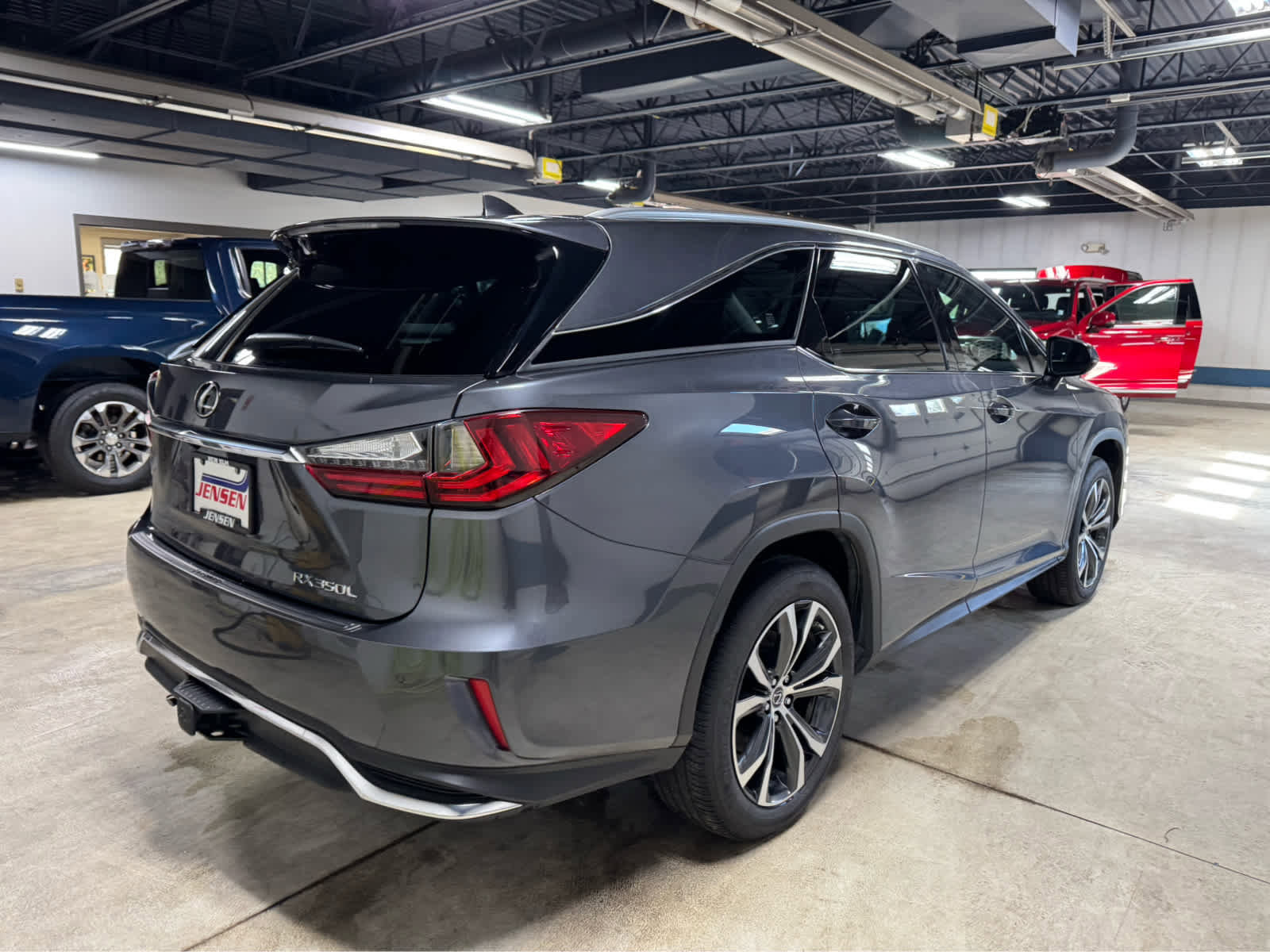 Used 2022 Lexus RX 350L Premium w/ Premium Package image 4