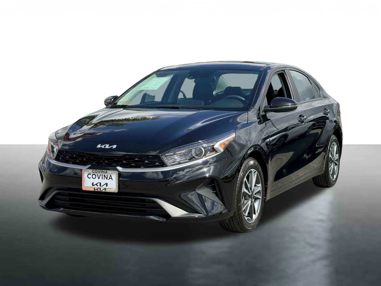 Certified 2023 Kia Forte LXS w/ LXS Technology Package FWD image 4