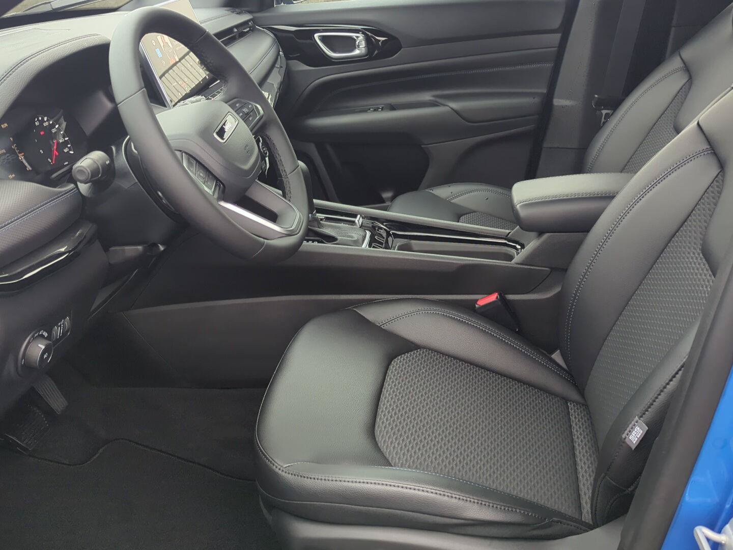 New 2026 Jeep Compass Latitude AWD/4WD image 11