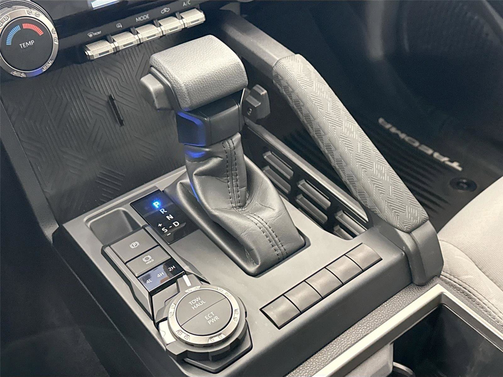 Certified 2025 Toyota Tacoma SR5 AWD/4WD image 25