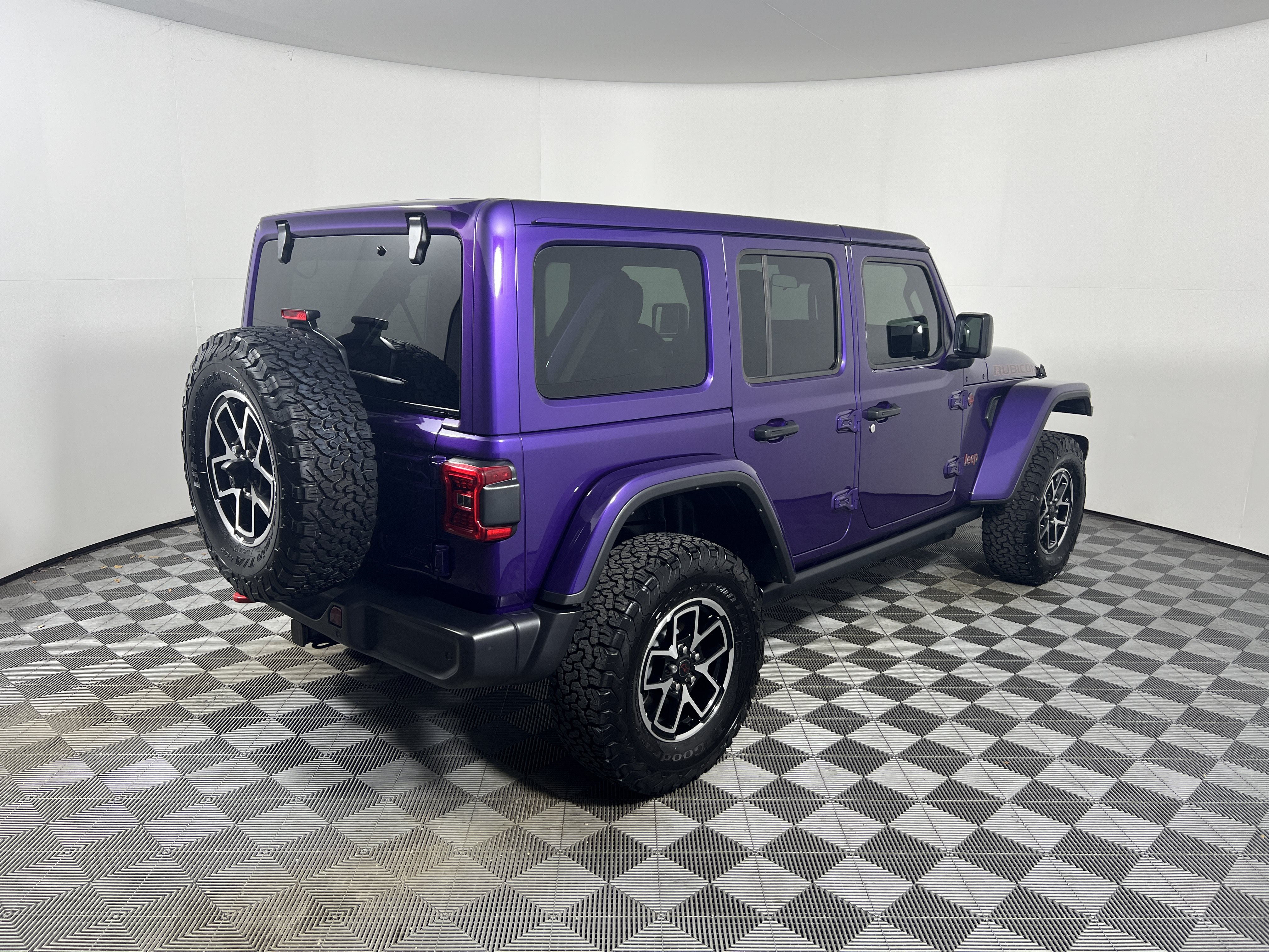 Used 2026 Jeep Wrangler Unlimited Rubicon w/ Safety Group AWD/4WD image 7