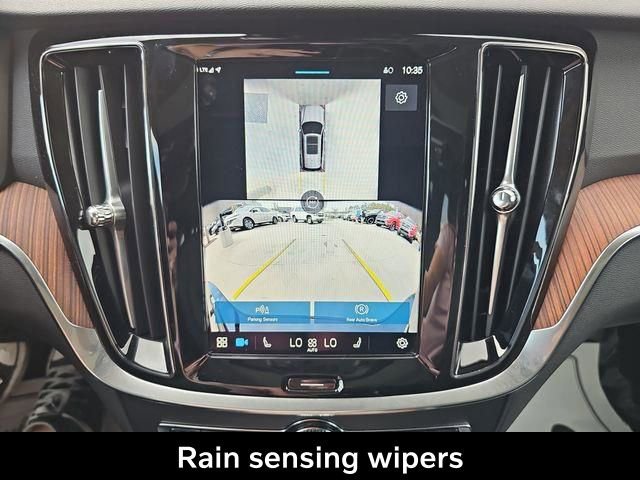 Used 2025 Volvo V60 B5 Cross Country Plus image 34