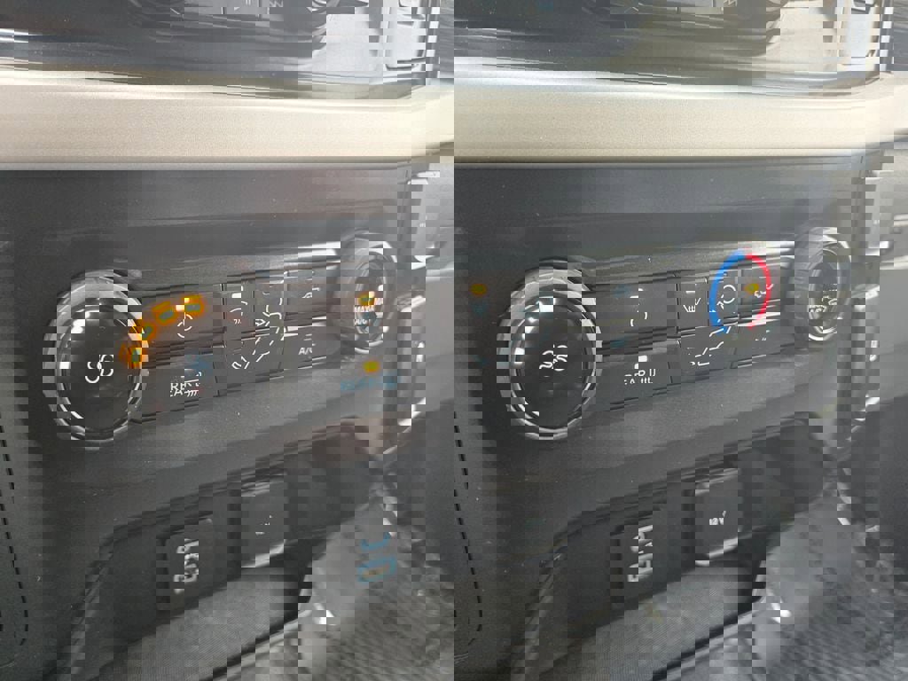 Used 2021 Ford F150 XLT image 16