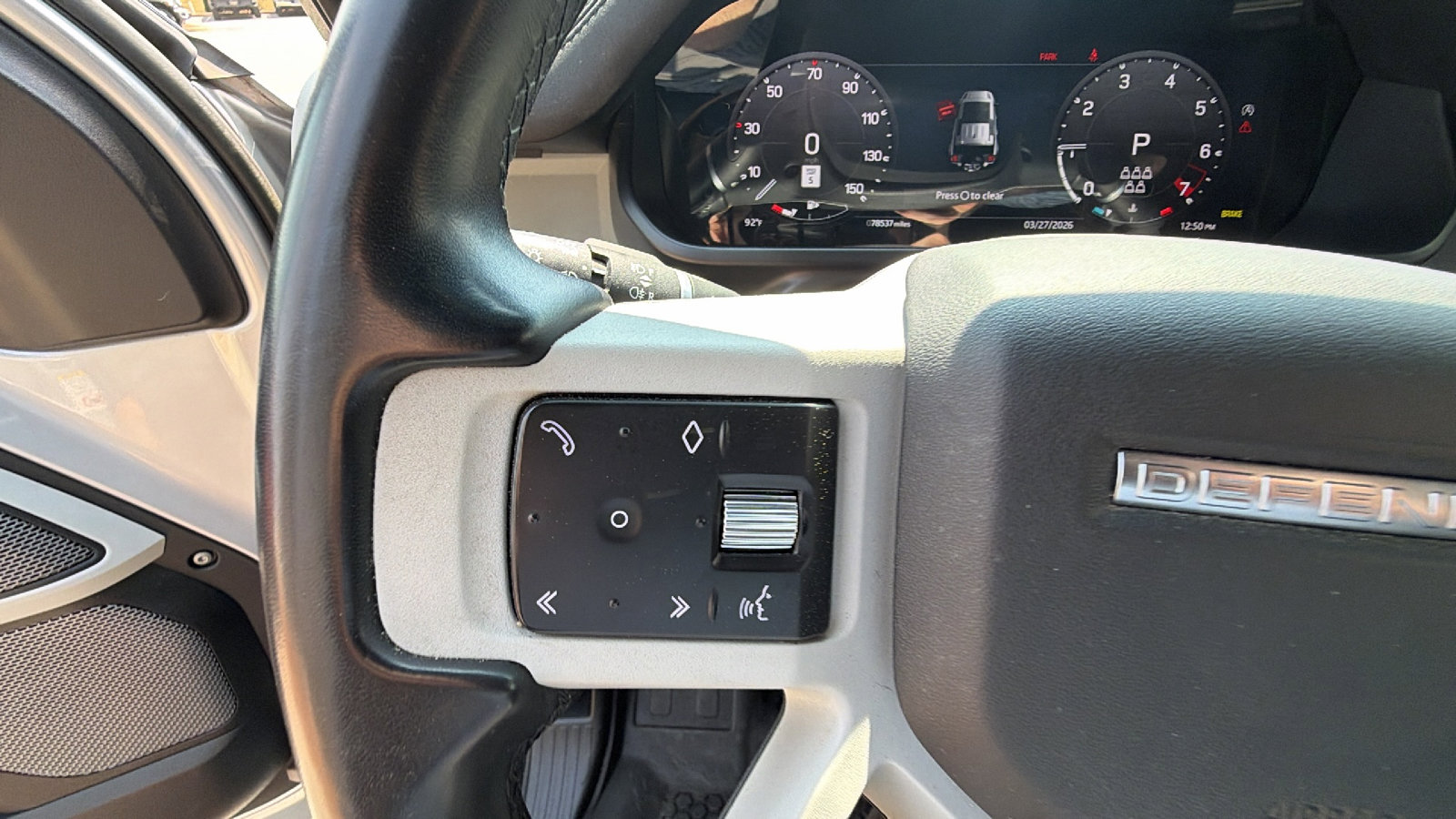 Used 2023 Land Rover Defender 110 X-Dynamic SE image 27