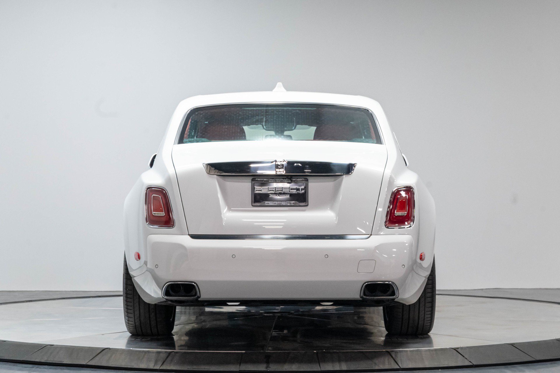 Used 2019 Rolls-Royce Phantom Sedan RWD image 55