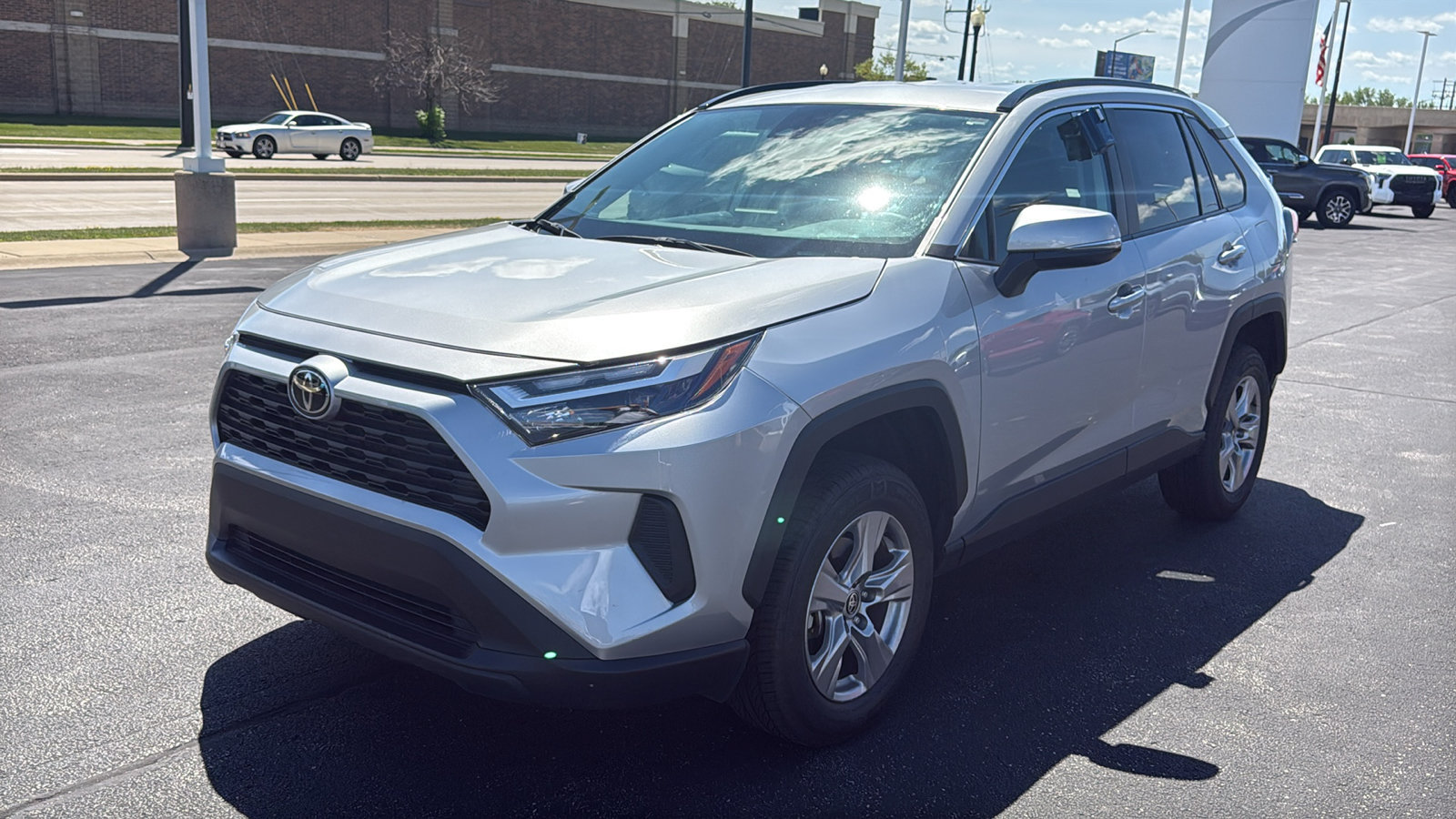 Certified 2025 Toyota RAV4 XLE AWD/4WD image 3