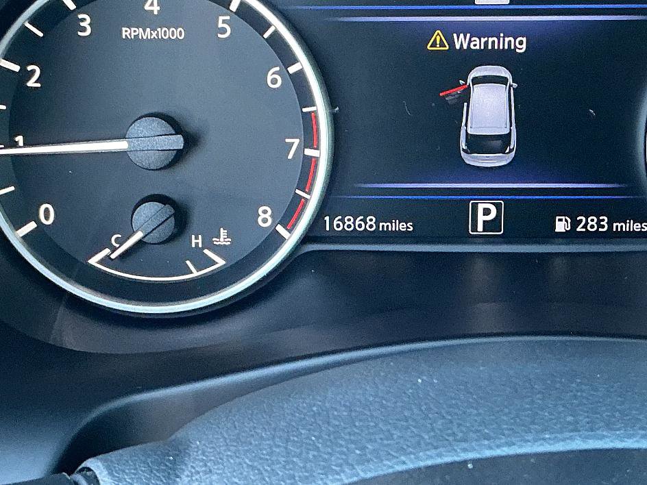 Used 2024 Nissan Murano SL image 16