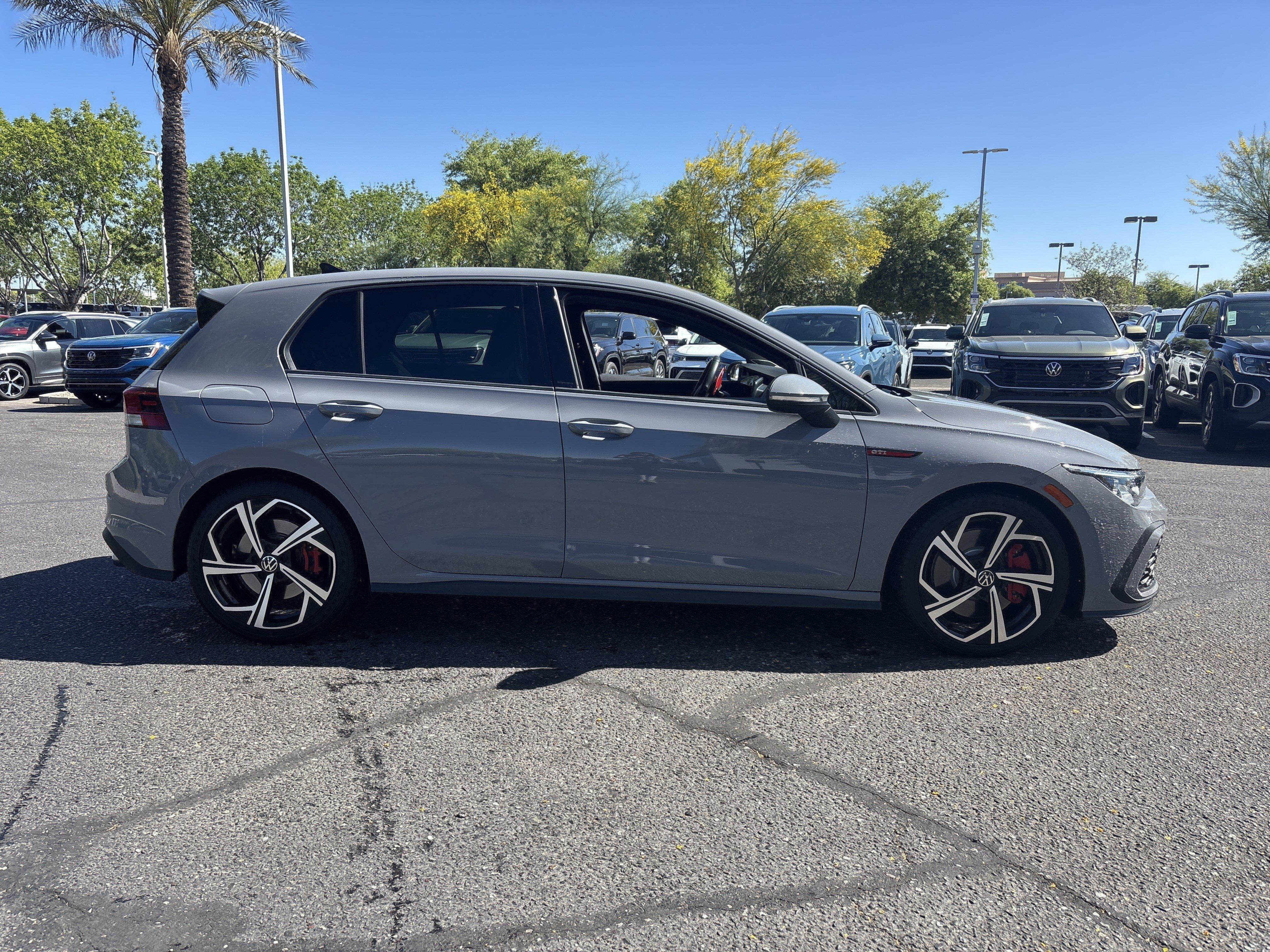 Used 2024 Volkswagen GTI SE w/ MDO Package image 5