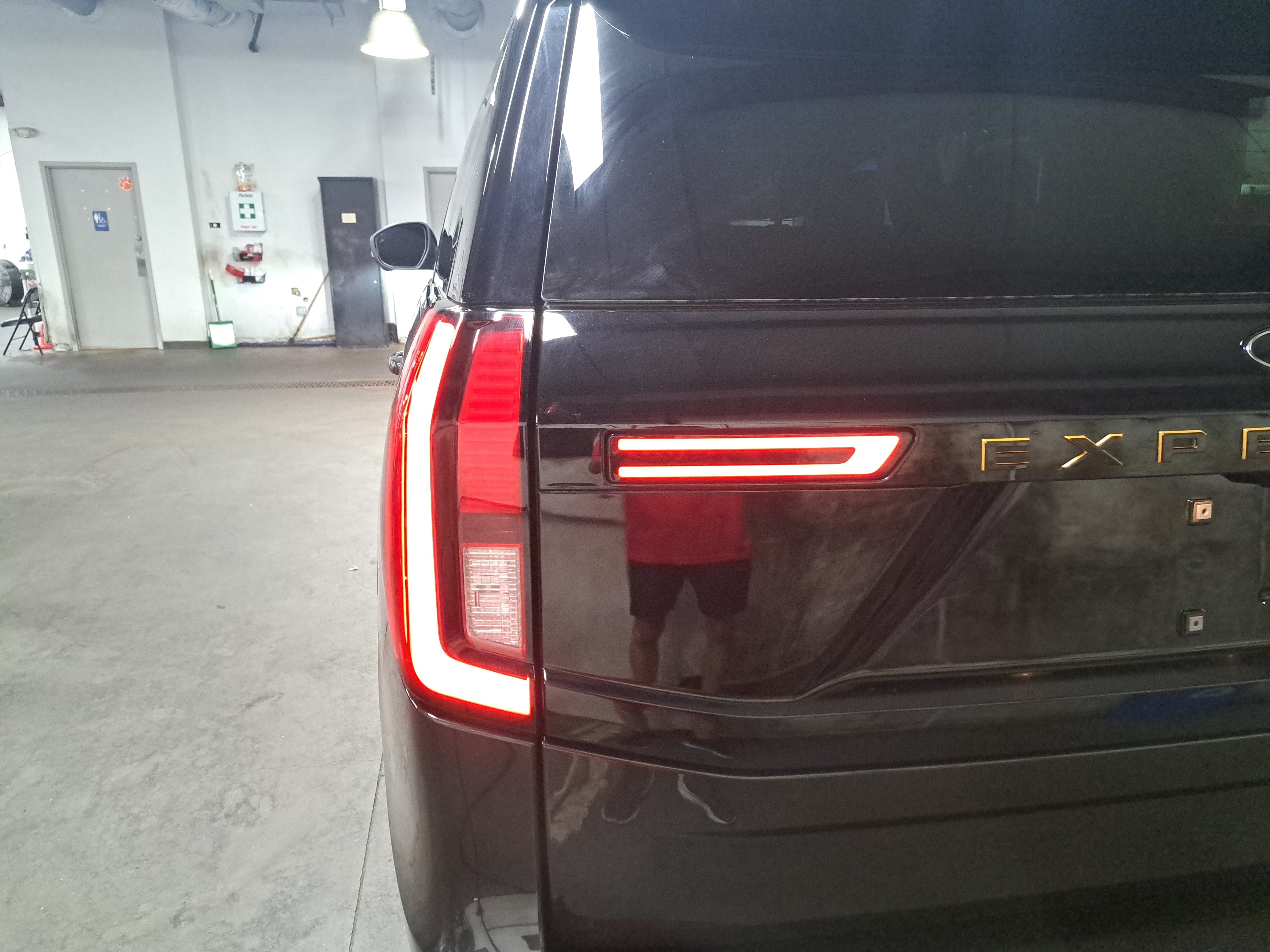 Used 2025 Ford Expedition Tremor AWD/4WD image 36