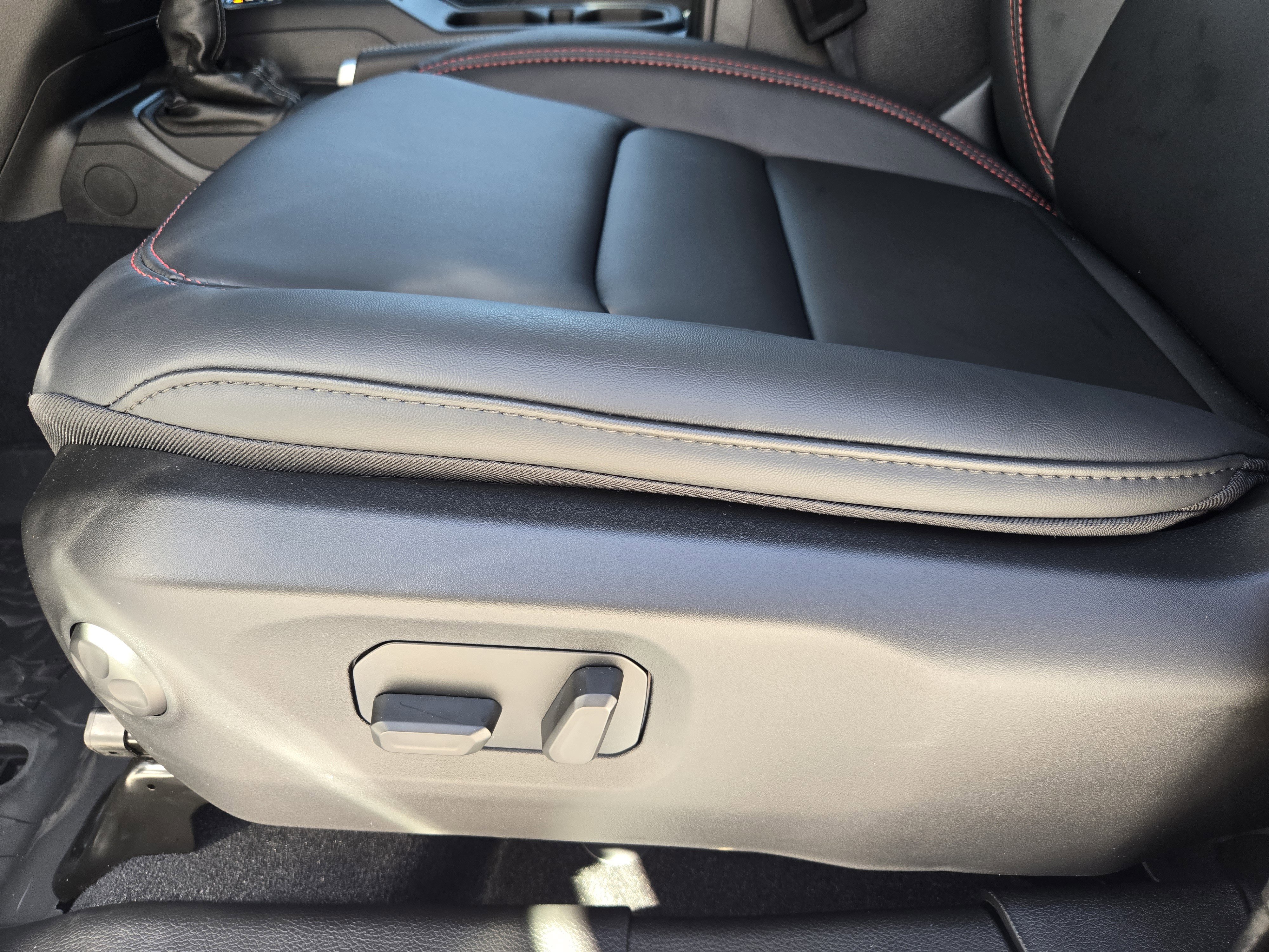 New 2025 Jeep Gladiator Rubicon w/ Convenience Group image 19