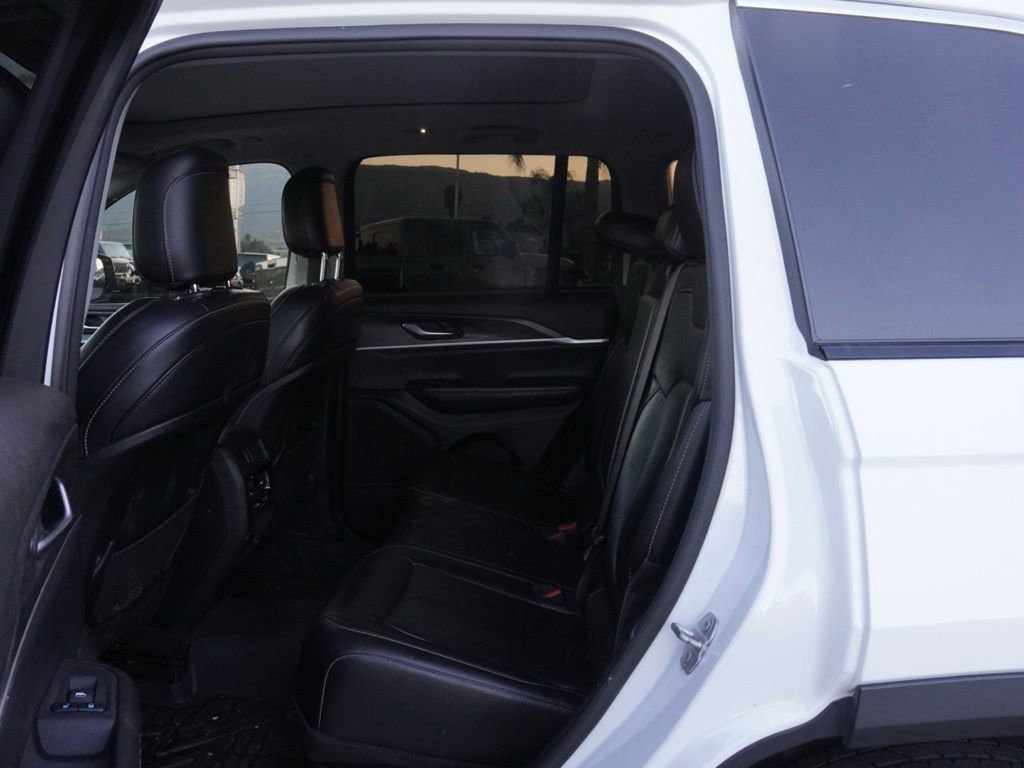 Used 2023 Jeep Grand Cherokee Limited image 18