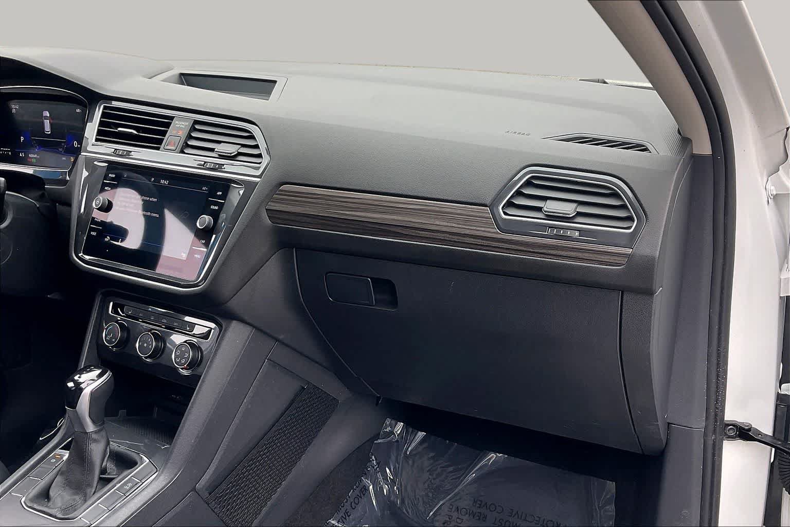 Used 2024 Volkswagen Tiguan Wolfsburg Edition FWD image 17