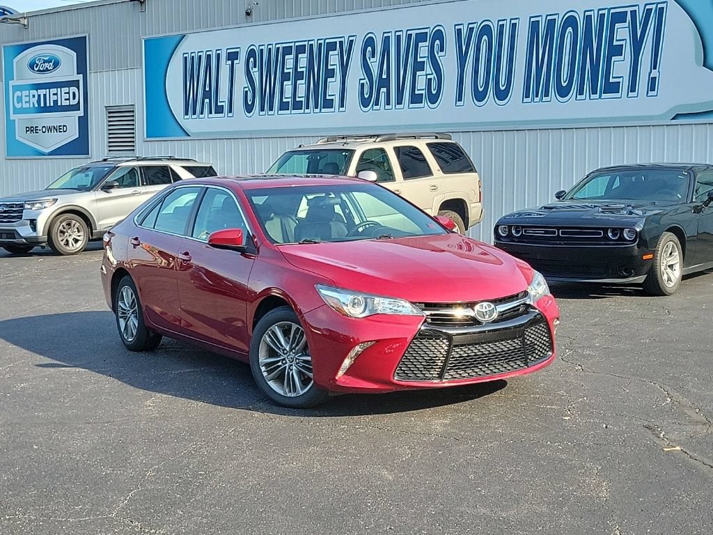 Used 2015 Toyota Camry SE w/ Moonroof Package FWD image 29