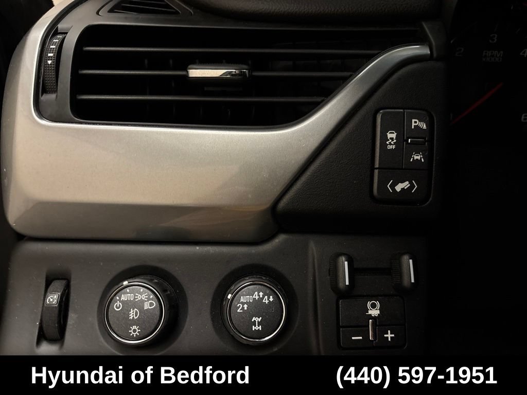 Used 2019 Chevrolet Tahoe LT w/ Luxury Package AWD/4WD image 17