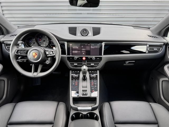New 2026 Porsche Macan AWD/4WD image 18